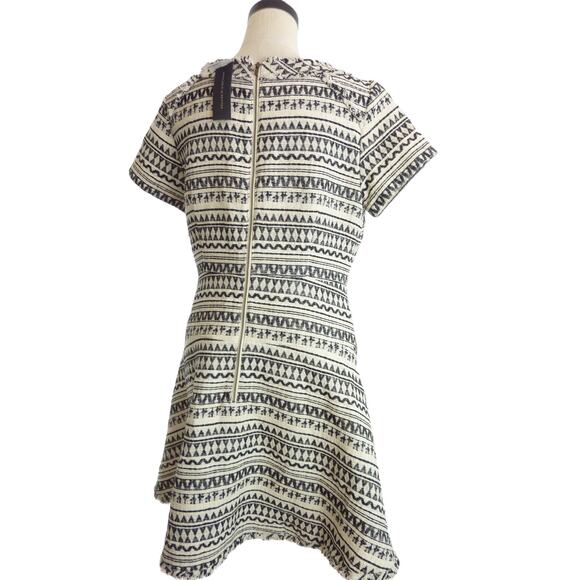 NWT Banana Republic Black White Boho Tribal Geometric Frayed Hem Dress Size 12 - Picture 3 of 7